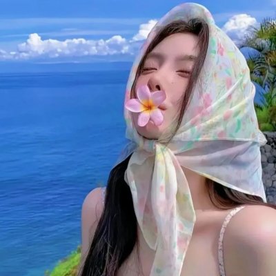 圆月映花都